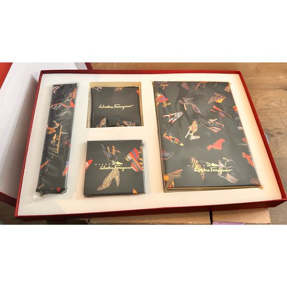 RARE 1996  Museo Salvatore Ferragamo Stationary - Gift Box Set -New !! - Picture 2 of 5